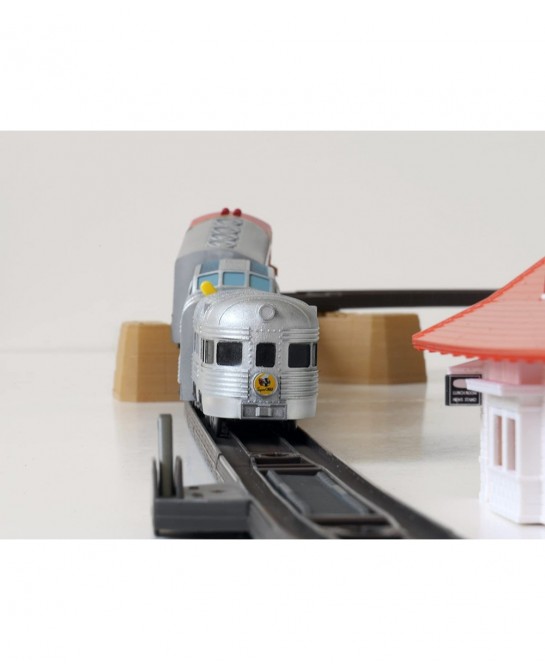 1950 Santa Fe Super Chief F7 EMD Battery Operated Train Set $93.99 Toy Vehicle Playsets