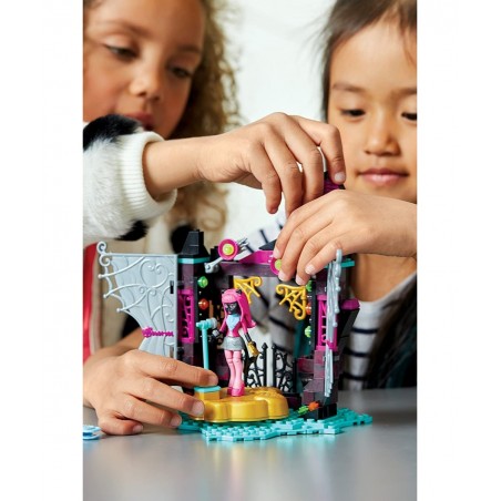 Construx Monster High Catty Noir Stage Fright Building Set $58.57 Toy Building Sets