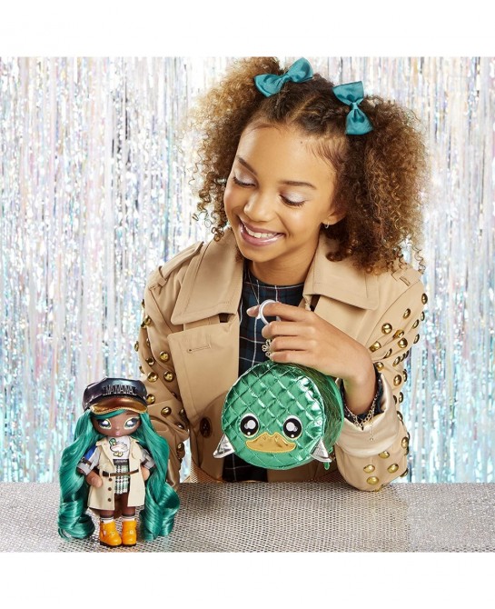 Glam Series 2 Mallory Duckington - Duck-Inspired 7.5" Fashion Doll with Green Hair and Metallic Clip-on Duck Purse 2-in-1 Gif...