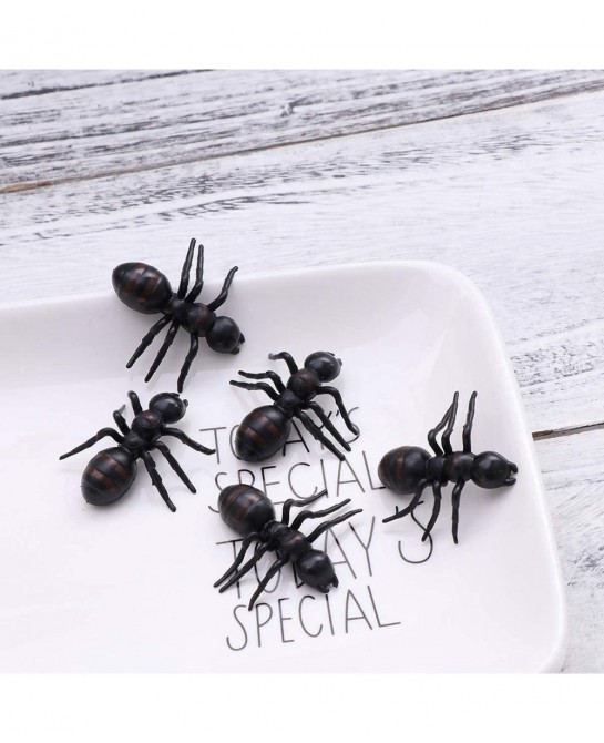 Realistic Plastic Bugs Prank Fake Insects 35Pcs Ants and Bats Scary Trick Joke Toys for Halloween Party Decoration April Fool...