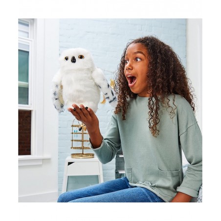 Harry Potter Enchanting Hedwig Interactive Owl with Over 15 Sounds and Movements and Hogwarts Envelope Kids Toys for Ages 5 a...